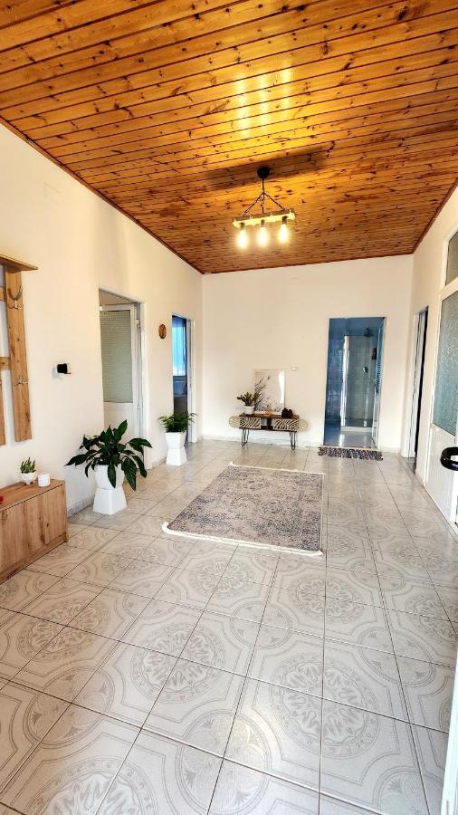 Mia Guest House - Entire Home With Balcony & Garden Divjake Bagian luar foto