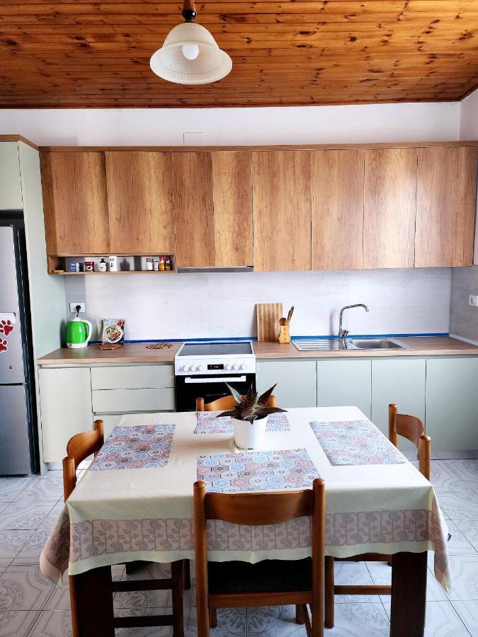 Mia Guest House - Entire Home With Balcony & Garden Divjake Bagian luar foto
