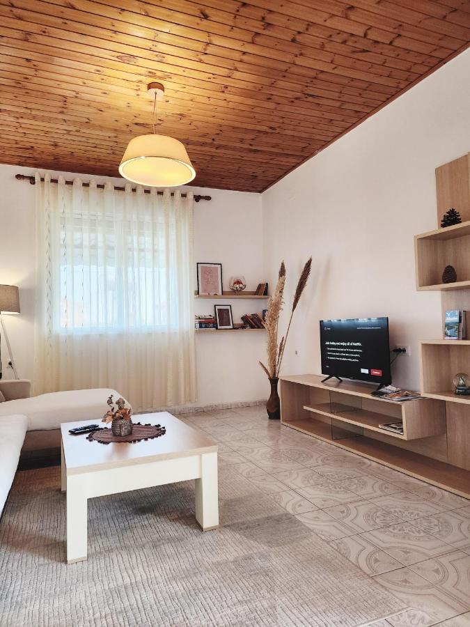 Mia Guest House - Entire Home With Balcony & Garden Divjake Bagian luar foto