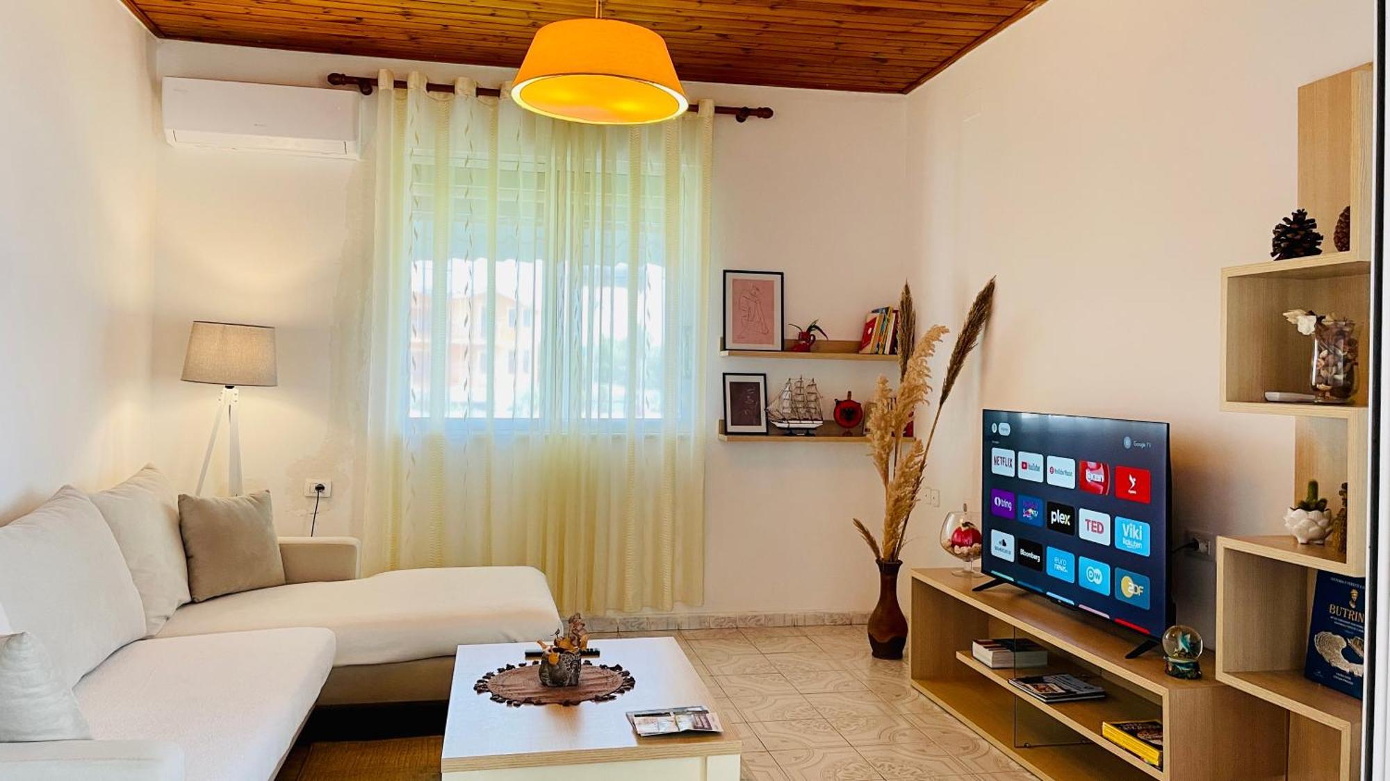 Mia Guest House - Entire Home With Balcony & Garden Divjake Bagian luar foto